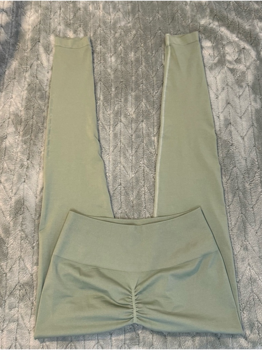 NWOT YoungLA Core Seamless Leggings (W220) - SAGE GREEN SIZE MEDIUM - Picture 4 of 6